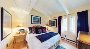 Peaceful Woodbridge Hideaway - Image 2
