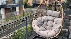 Luxury 2-Bedroom London Apartment, Near Liverpool Street, Balcony, Free Parking - Image 3