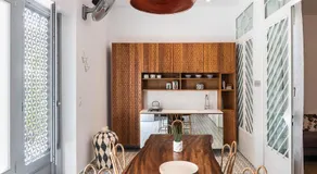 Nyx Chic Manor - Image 2