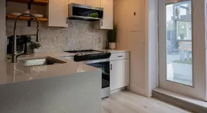 Shares Loft Luxury Apt - NEW! - Image 5