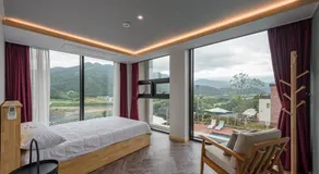 Cheongdo Casa Loma Pool Villa - Image 2