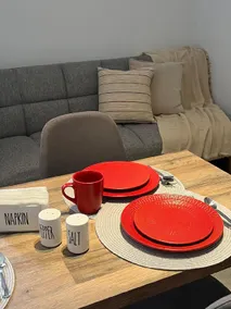 Moderrn & Cozy Studio - Image 3