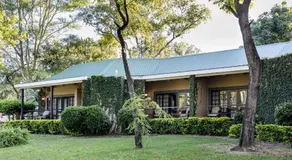 Perry's Bridge Hollow Boutique Hotel - Image 2