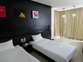 U Style Hotel - Image 5