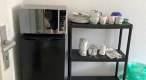 Self check in ganzes Apartment 40 m zwei Schlafzimmer Wlan Parkplatz eigenes Badezimmer mit Badewanne Kochecke Einfamilienhaus - Image 5