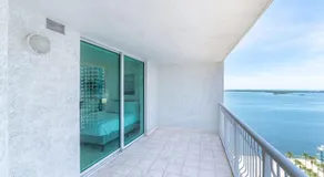 Bright and Cozy 2BR at Brickell, Free Parking - Image 4
