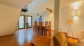 Cozy View Apartment - Image 2