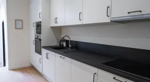Private Rooms in Shared 7BR Aprt, with WiFi near City Center - Image 4