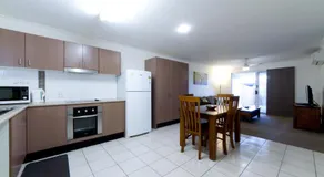 Rockhampton Serviced Apartments - Image 2