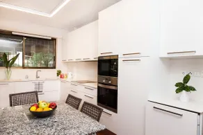 Delux Apartment with Amazing Balcony! - Image 3