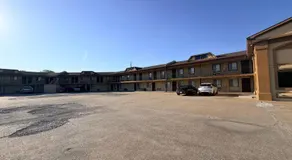 Regal Inn Coffeyville KS US 169 - Image 5