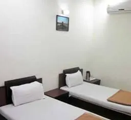 Hotel Almond Inn - Image 2