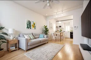 Modern 1-Bedroom Flat in SE18 10 mins to O2 - Image 2