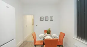 Leicester Serviced Accomodation, Sleeps 8 - Image 5
