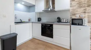 Charmante maison au calme avec terrasse & parking - Image 2
