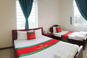 Red Hotel - Image 5