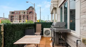 Etobicoke 2 Bedroom Townhouse Close to Waterfront - Image 4