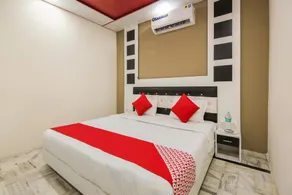 Hotel O Black Grapes - Image 2