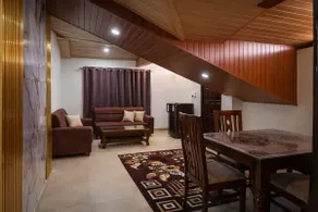 Plumwood 2BHK Near Mall Road w Mountain View - Image 3