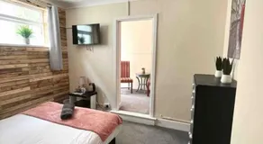 106 Brynmill - Room 3 - Image 2