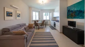 DINO'S HOME - Image 2