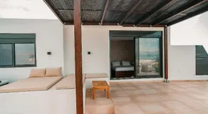 Suites with magical view & jacuzzi - Image 5