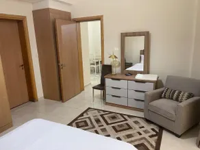 Lovely 1-bedroom apartment with 2 bathrooms - Image 3