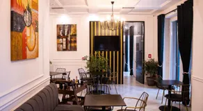 Venis Hotel - Image 3