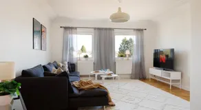 Guestly Homes - Spacious 1BR Apartment with Separate Guest Room - Image 2