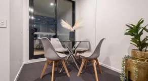 Footscray pool pleasant &Bright 2BR2BA apt - Image 5