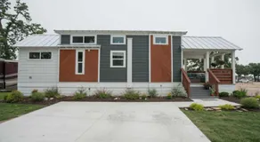 Simply Southern Tiny House Retreat - Image 5
