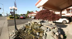 Welcome Everett Inn - Image 4