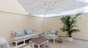 New Elegance Suites Guesthouse - Image 5