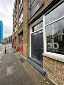 New & Spacious Studio in Old St - Image 5