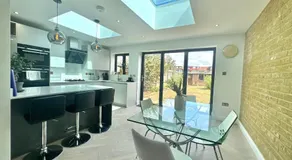 Urban Stay Rooms - Image 3