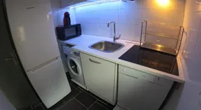 Chambre 3 lits pour 6 personnes métro 5 - Image 2