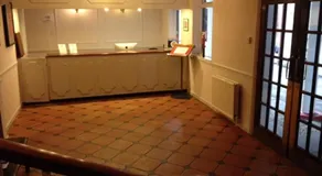 The Royal Victoria & Bull Hotel - Image 3