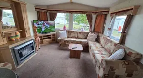 St Osyth, Clacton-on-sea, Cozy Beach side Caravan, Wifi, Tea and Coffee, Parking included - Image 2