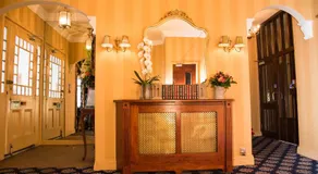 London Lodge Hotel - Image 4