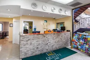 Eldorado Inn & Suites - Image 4