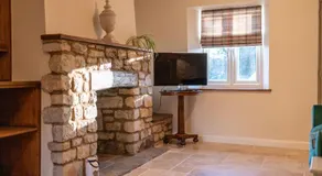 Bumble Bee Cottage Witney Serviced accommodation - Image 2
