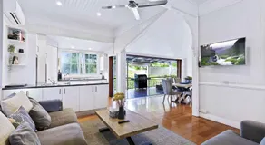 Family Friendly, Pool, 9km to City by Custom Bnb Hosting - Image 2