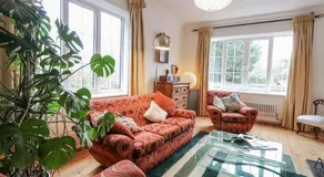 The White House, Riverside Retreat - Image 2