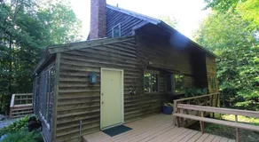 Quaint Stowe Cabin - Image 3