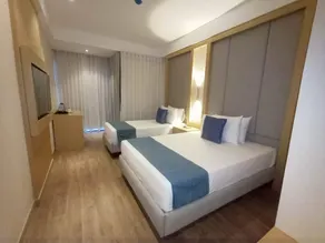 Jamins Hotel - Image 4