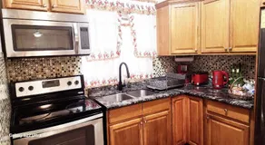 Central Upscale New Kingston Apt with pool - Image 5