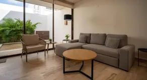 Villa con diseño moderno y alberca privada - Image 5
