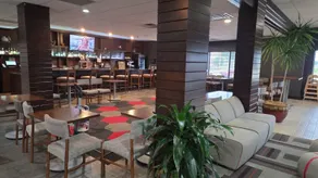 FairBridge Inn And Suites Will Rogers Airport, Fairgrounds, Restaurant & Bar - Image 3