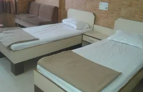 Hotel Mayura - Image 2