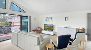 Villa Franco – Pet Friendly – Walk to the Beach - Image 2